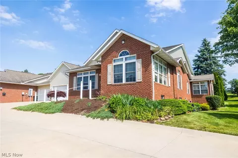 201 Greenbriar Ln, Dalton, OH 44618