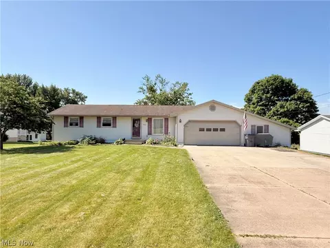 5236 Oakcliff St SW, Canton, OH 44706