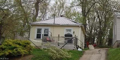 161 Fernwood Ave, Barberton, OH 44203