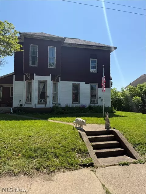 598 Wabash Ave N, Brewster, OH 44613