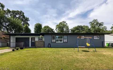 1279 Stewart Ln, Coshocton, OH 43812