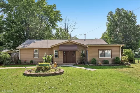 912 Maplewood Ave, Painesville, OH 44077