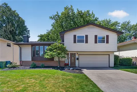 11179 Lafayette Dr, Parma Heights, OH 44130