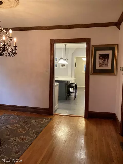 Entry Way - 1926 Walnut Blvd, Ashtabula, OH 44004 photo 4 of 11