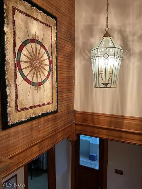 Entry Way - 1926 Walnut Blvd, Ashtabula, OH 44004 photo 8 of 11