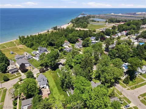 View/Area - 1926 Walnut Blvd, Ashtabula, OH 44004 photo 2 of 4