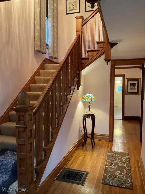 Entry Way - 1926 Walnut Blvd, Ashtabula, OH 44004 photo 7 of 11