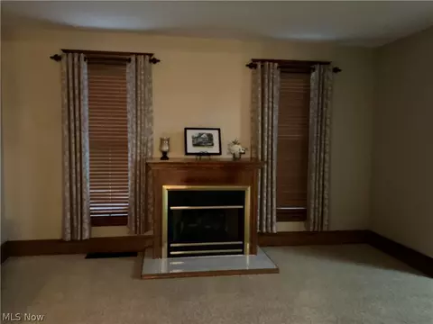 Living - 1926 Walnut Blvd, Ashtabula, OH 44004 photo 2 of 3