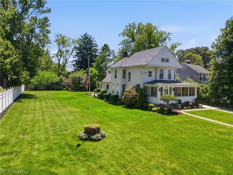 Exterior - 1926 Walnut Blvd, Ashtabula, OH 44004 photo 3 of 6