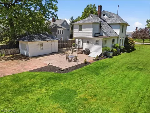 Exterior - 1926 Walnut Blvd, Ashtabula, OH 44004 photo 2 of 6