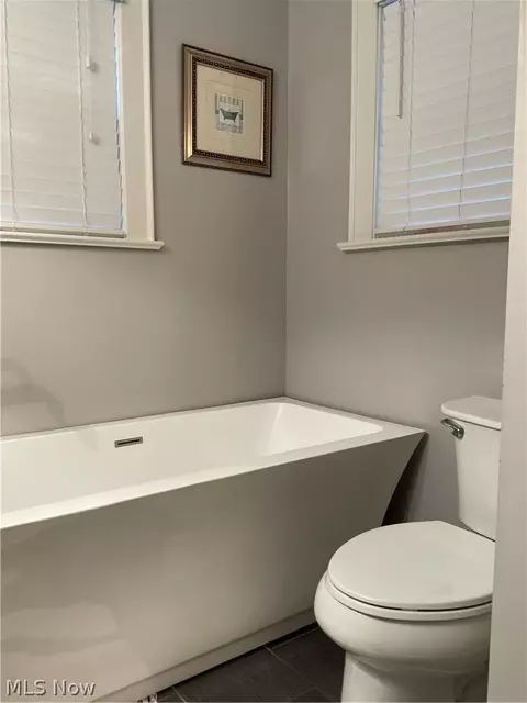 Bath - 1926 Walnut Blvd, Ashtabula, OH 44004 photo 3 of 8