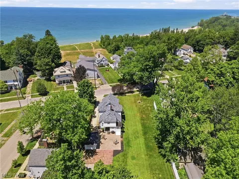 View/Area - 1926 Walnut Blvd, Ashtabula, OH 44004 photo 1 of 4