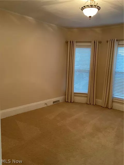 Bedroom - 1926 Walnut Blvd, Ashtabula, OH 44004 photo 4 of 8