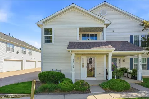23135 Grist Mill Ct #29C, Olmsted Falls, OH 44138
