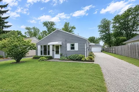 4738 Belle Meadow Rd, Mentor, OH 44060
