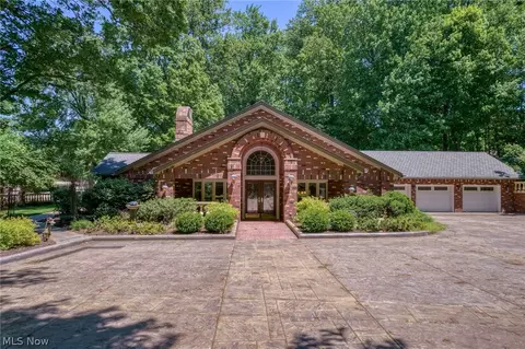 7035 Quarry Rd, Amherst, OH 44001