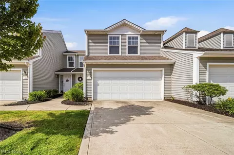 988 Tradewinds Cv, Painesville, OH 44077