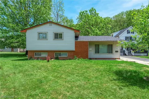 745 Wellmon St, Bedford, OH 44146