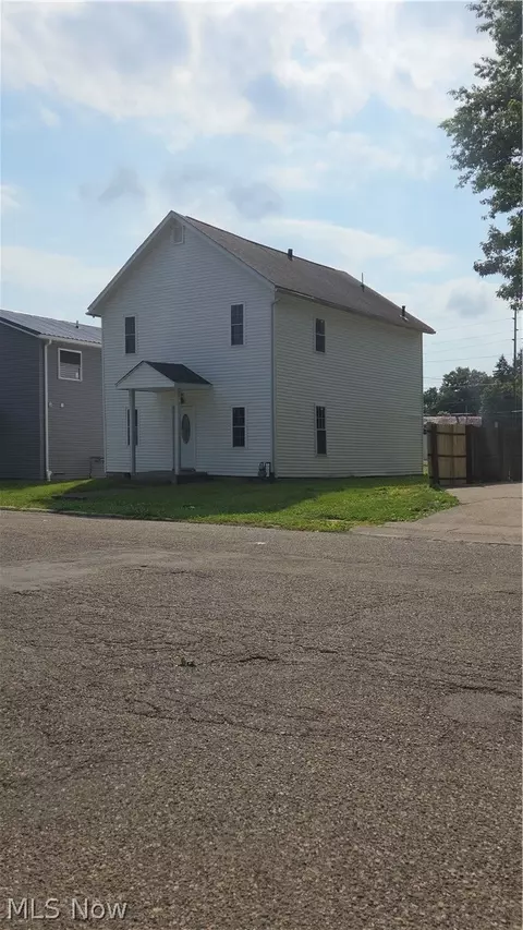 1307 Central Ave, Zanesville, OH 43701