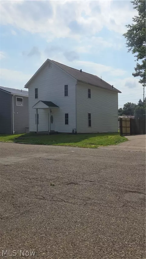 1307 Central Ave, Zanesville, OH 43701