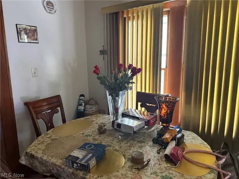Dining - 1011 Chalker St, Akron, OH 44310 photo 1 of 1
