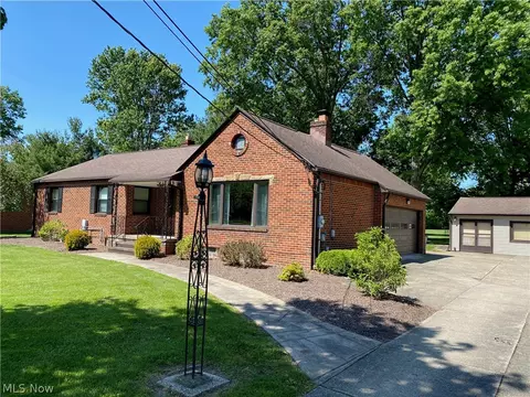 6430 Columbia Rd, Olmsted Falls, OH 44138