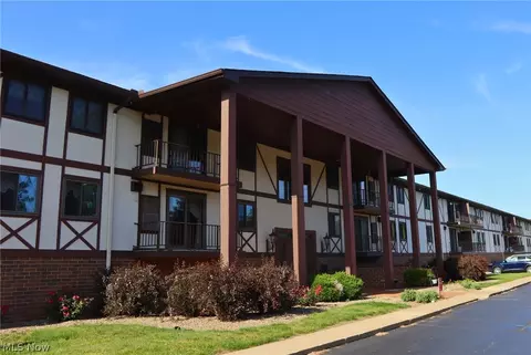 4849 Grace Rd, North Olmsted, OH 44070