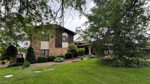 2648 Connecticut Ct, Uniontown, OH 44685