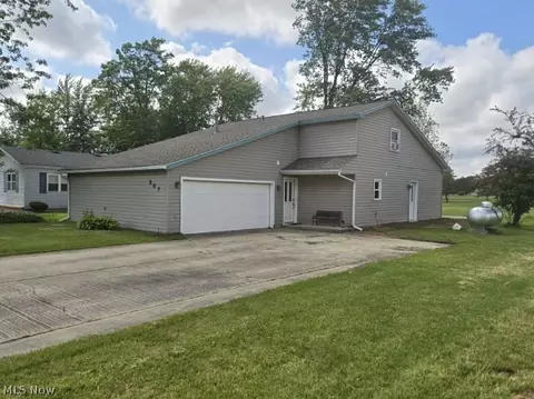 Exterior - 387 Stable Dr, Lagrange, OH 44050 photo 2 of 3