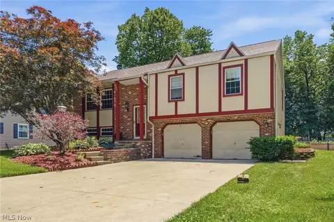 2606 Northam Cir NW, North Canton, OH 44720