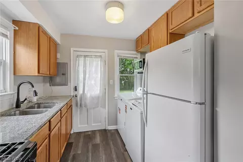 791 Eugene St, Akron, OH 44306 photo 10