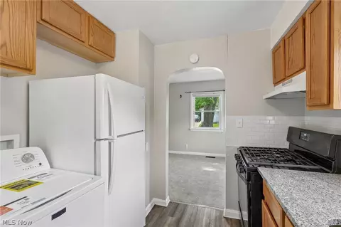 791 Eugene St, Akron, OH 44306 photo 12