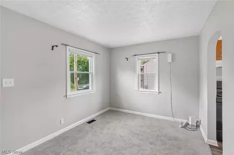 791 Eugene St, Akron, OH 44306 photo 5