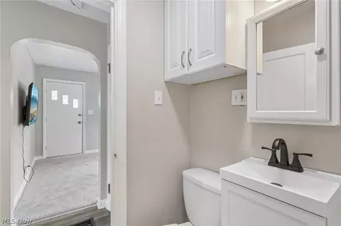 Entry Way - 791 Eugene St, Akron, OH 44306 photo 3 of 3