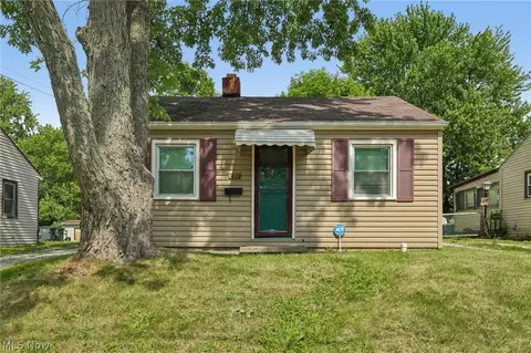 791 Eugene St, Akron, OH 44306
