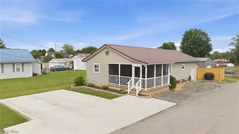 802 7th Ave, Parkersburg, WV 26101