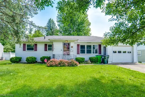 344 Morgan St, Barberton, OH 44203