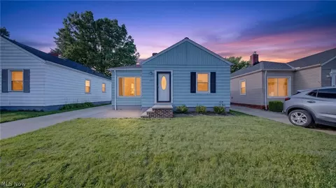 1020 Dawnwood Dr, Parma, OH 44134