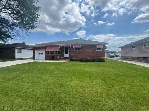 7287 Maplewood Rd, Parma, OH 44130