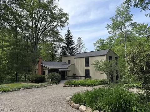 13702 Cuyahoga Trl, Novelty, OH 44072