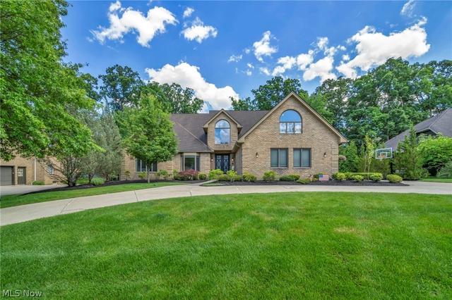 8536 Timber Trl, Brecksville, OH 44141