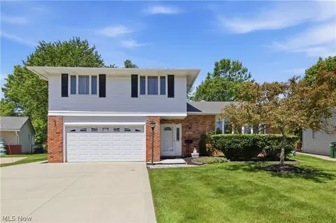 5827 Ashcroft Dr, Mayfield Heights, OH 44124