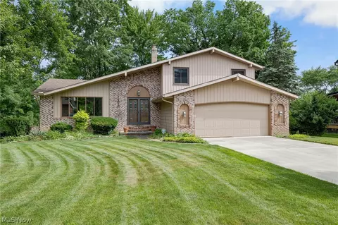 14826 Stone Creek Oval, Strongsville, OH 44149