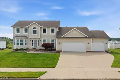 2275 Cyprus Dr SE, Massillon, OH 44646