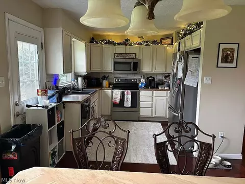 Kitchen - 3985 Porter Rd, Rootstown, OH 44272 photo 1 of 1