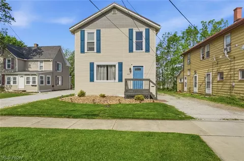 521 High St, Fairport Harbor, OH 44077