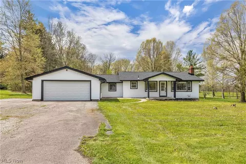 8195 N Palmyra Rd, Canfield, OH 44406