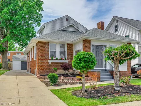 4084 W 50th St, Cleveland, OH 44144