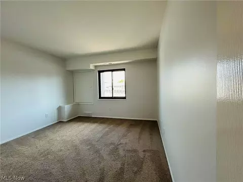 Bedroom - 2691 Mull Ave, Copley, OH 44321 photo 2 of 3