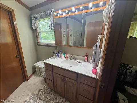 Bath - 7885 Old Riv, Philo, OH 43771 photo 1 of 3